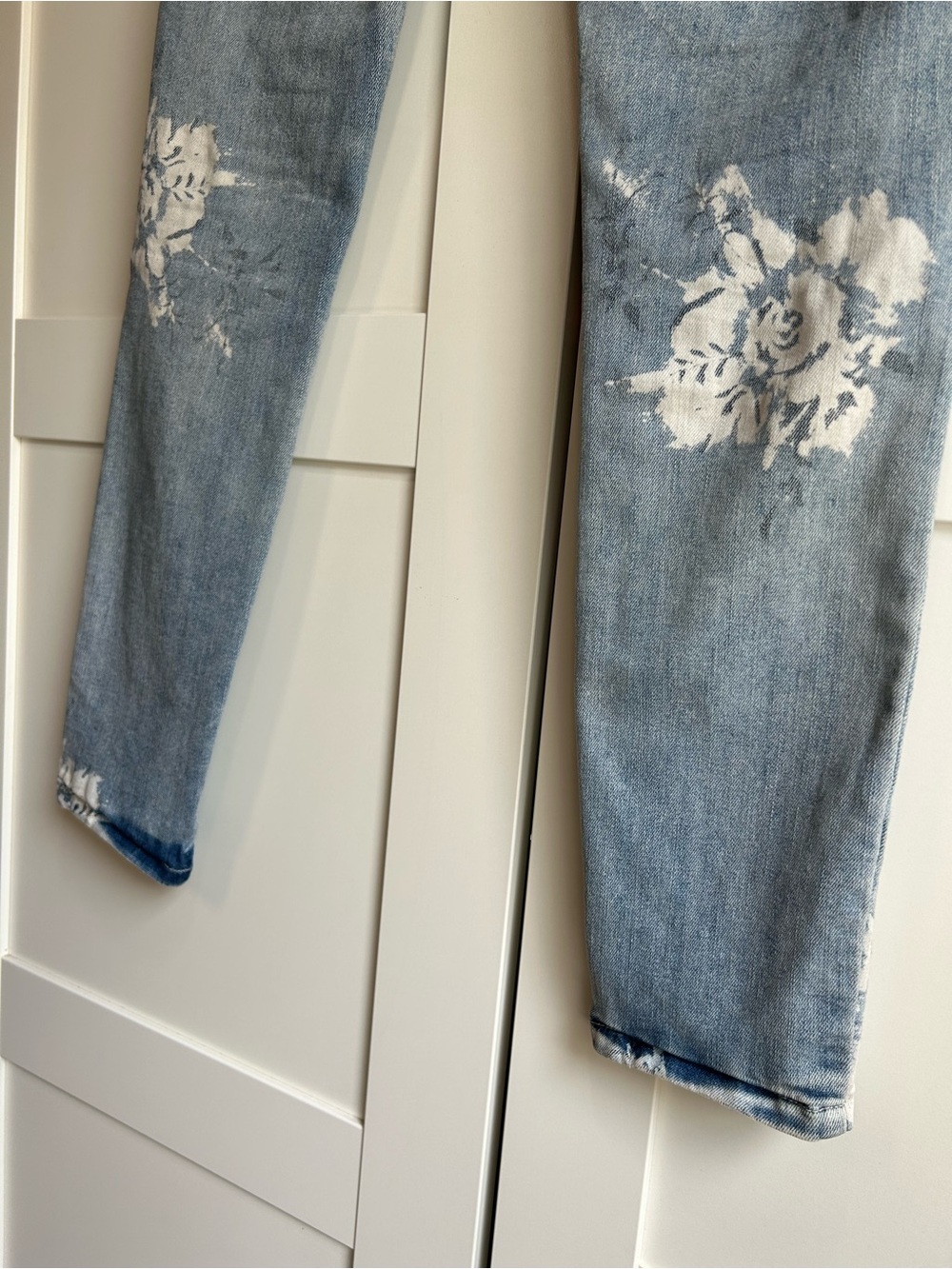 Free People Magnolia Print Light Wash Skinny Ankle Jeans, size 26 - Picture 6 of 16